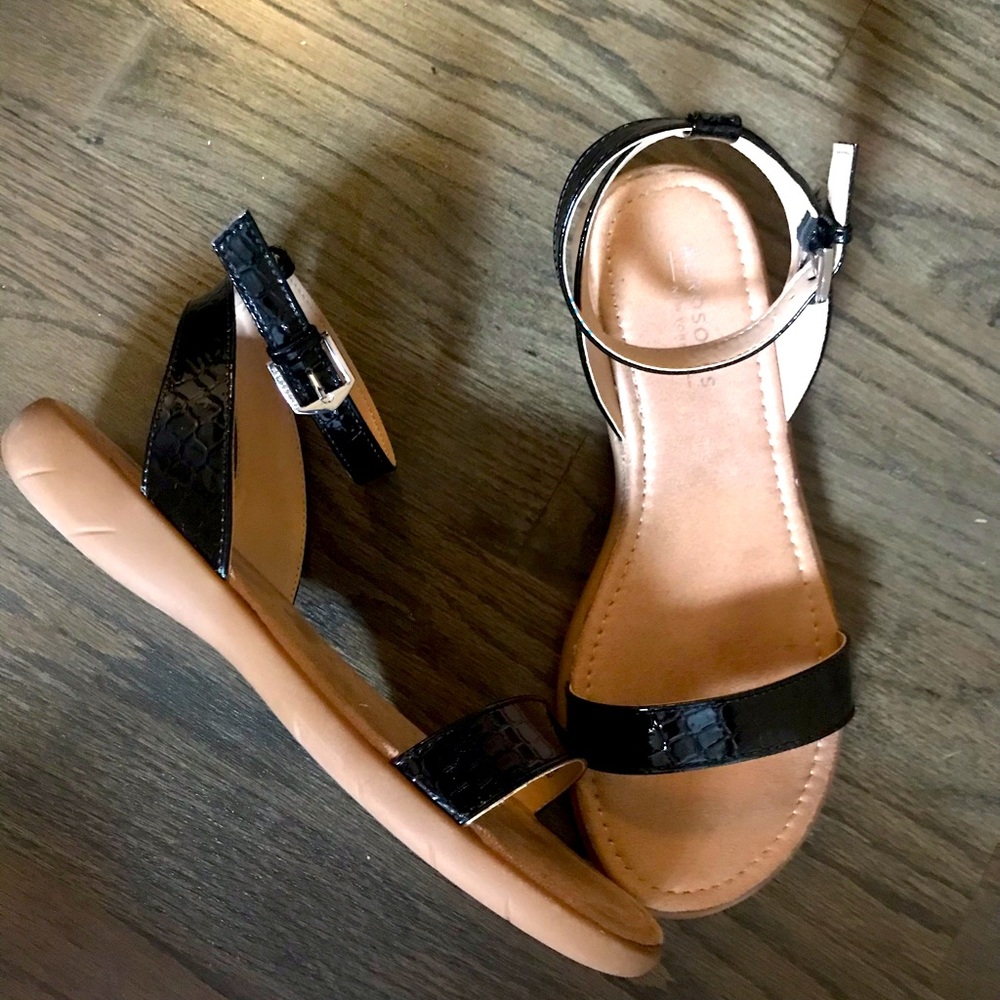 Ankle strap comfort sandals